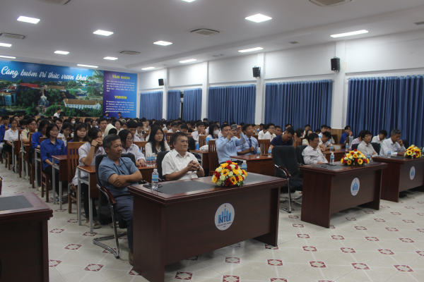 Khoa Kỹ thuật Biển –  Trường Kỹ thuật và Công nghệ - Trường Đại học Nha Trang tưng bừng tổ chức chương trình "Chào mừng Tân sinh viên Khóa 68"